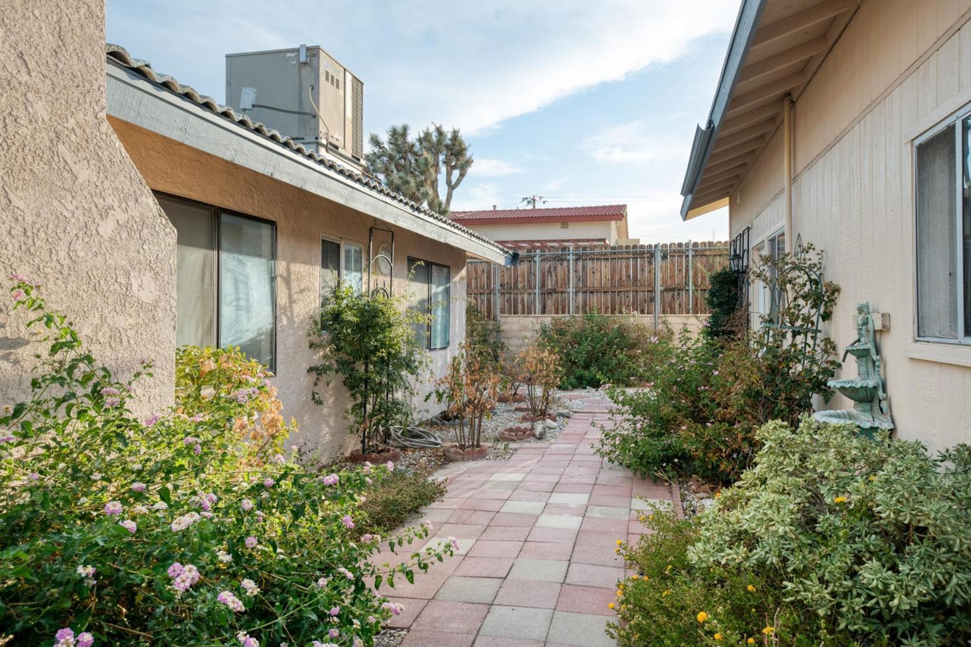 Archie By Avantstay Desert Retreat W Courtyard Edge Of Joshua Tree Yucca Valley Exteriér fotografie